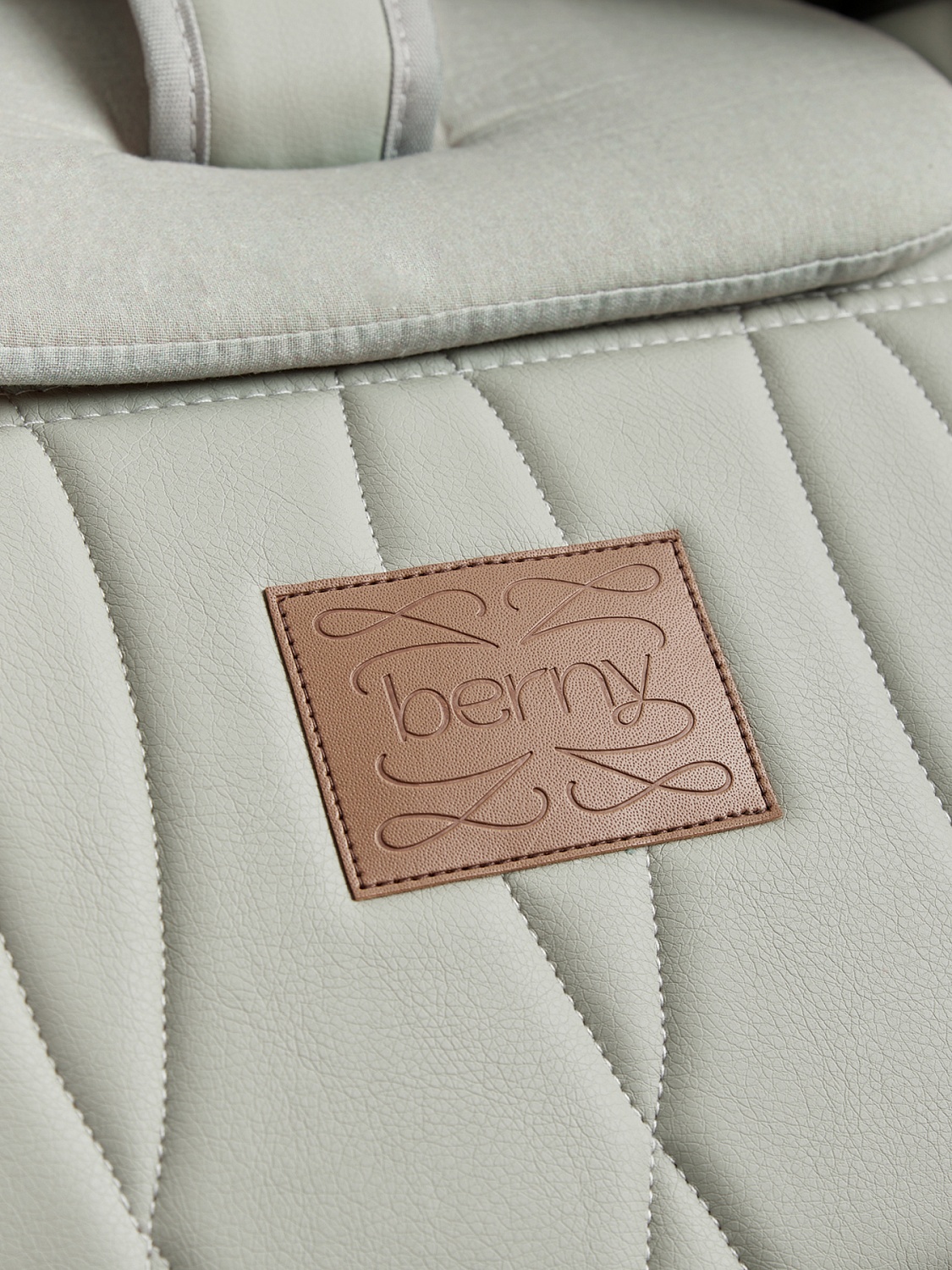 Happy Baby Стул для кормления BERNY LUX, olive new
